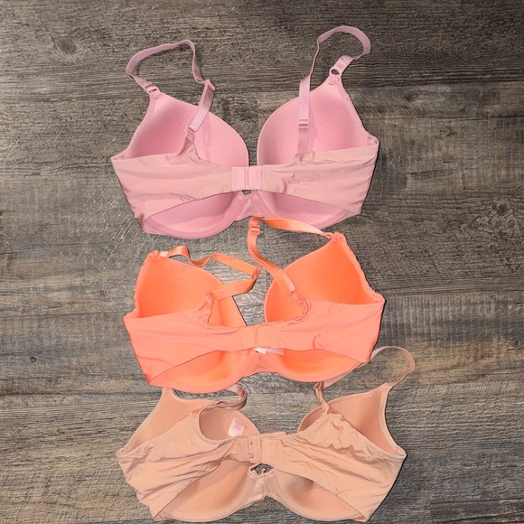 Victoria’s Secret bras 32DD - Picture 3 of 6